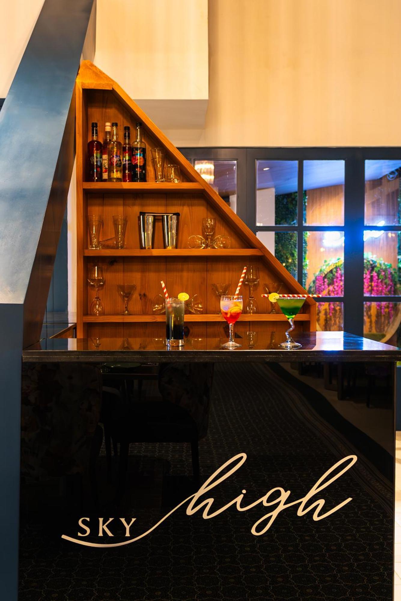 Clarks Inn Express, Ришикеш Экстерьер фото